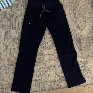 Figs women’s scrub pants SMALL TALL Kade cargo